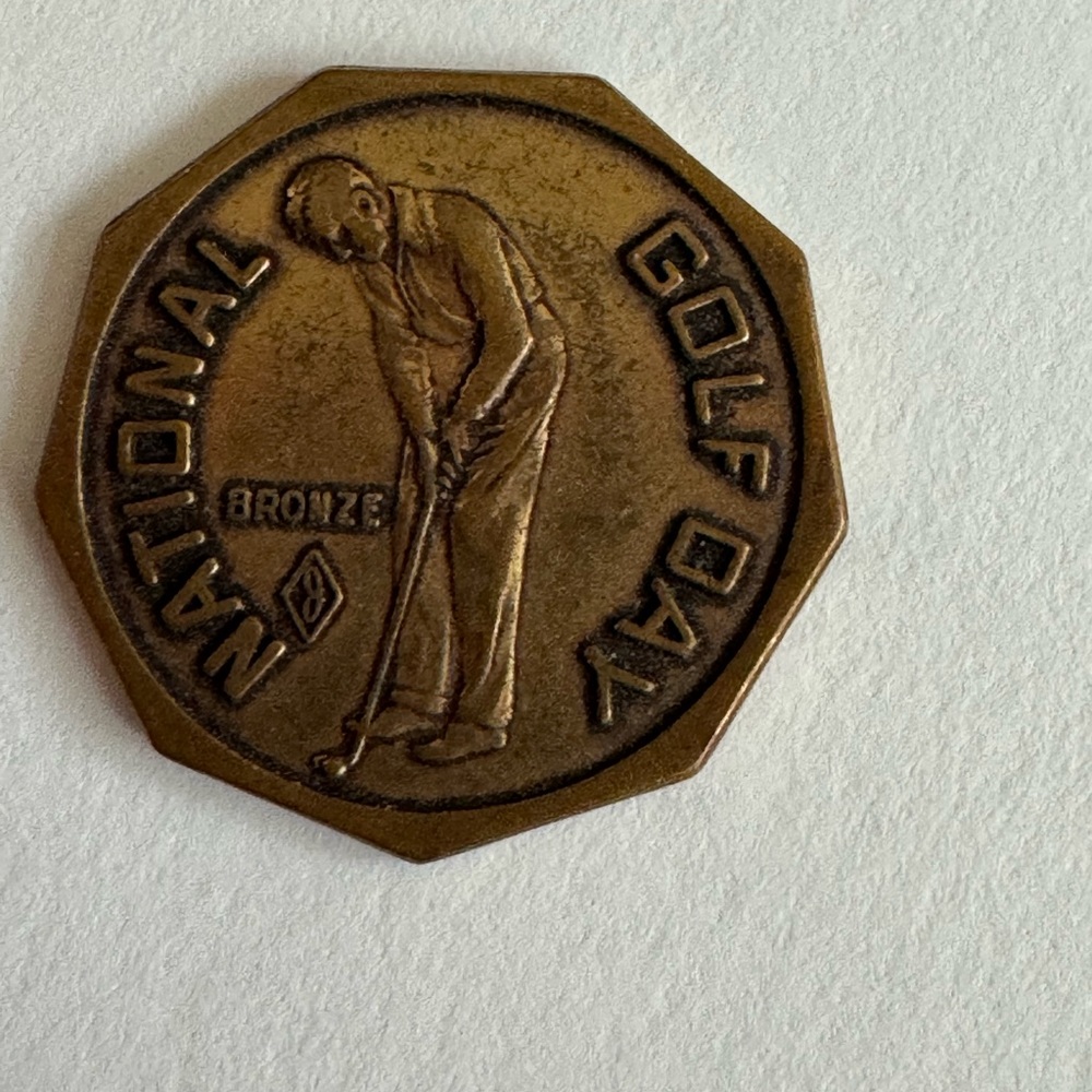 Golf coin token 1965 bronze 3/4” diameter